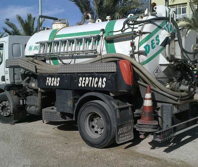 Desatascos Alcudia camión con cisterna
